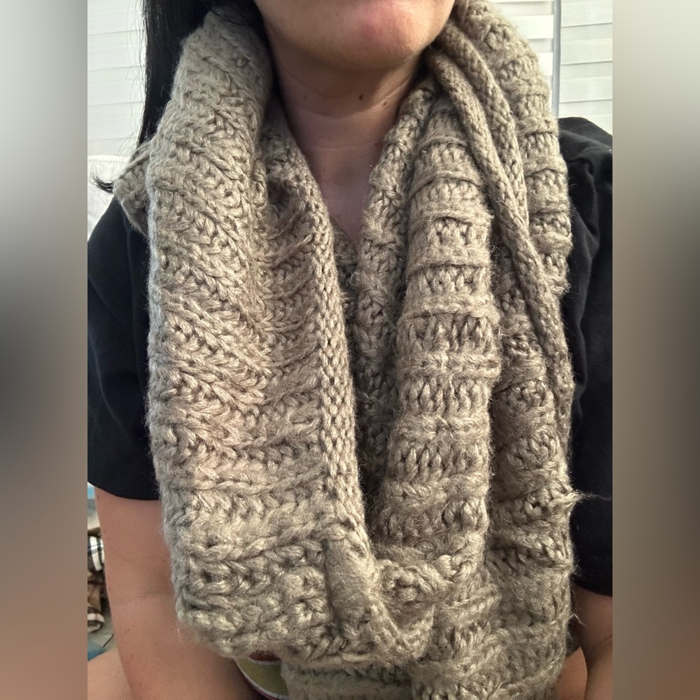 Aldo Chunky Knit Scarf in Earthy Brown